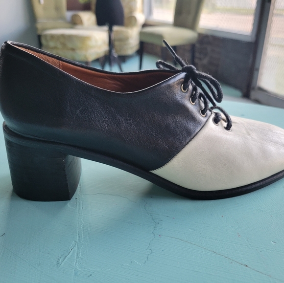 Handmade Leather Black and White Lace up Block Heels - Picture 6 of 9